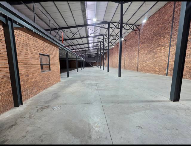 2,342M² WAREHOUSE TO LET IN ORMONDE